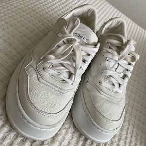 WOMEN'S GG EMBOSSED SNEAKER